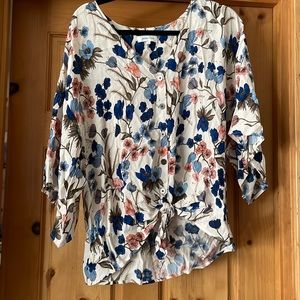 Floral Grace & Lace blouse, size L.